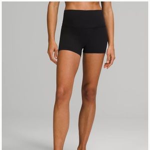 NWOT Lululemon high rise align 4” size 4 shorts